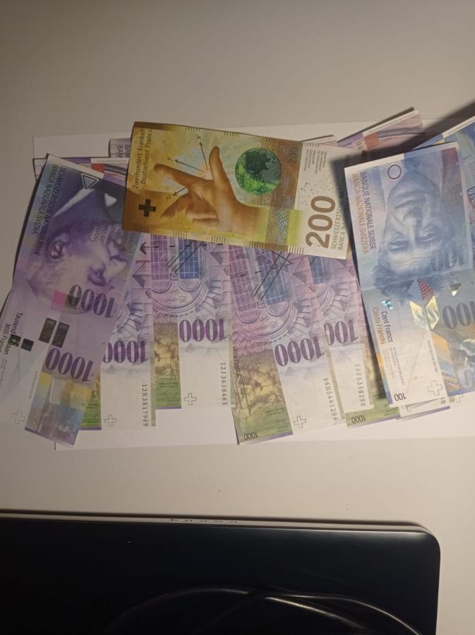 Нажмите на изображение для увеличения.

Название:	60, Старые швейцарские франки.jpeg
Просмотров:	7
Размер:	57.1 Кб
ID:	7778